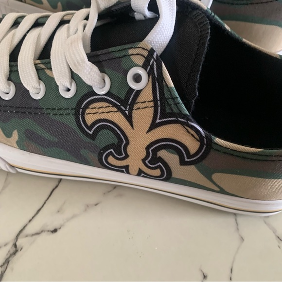 FOCO Forever Collectibles New Orlean Saints Shoes - Picture 2 of 7